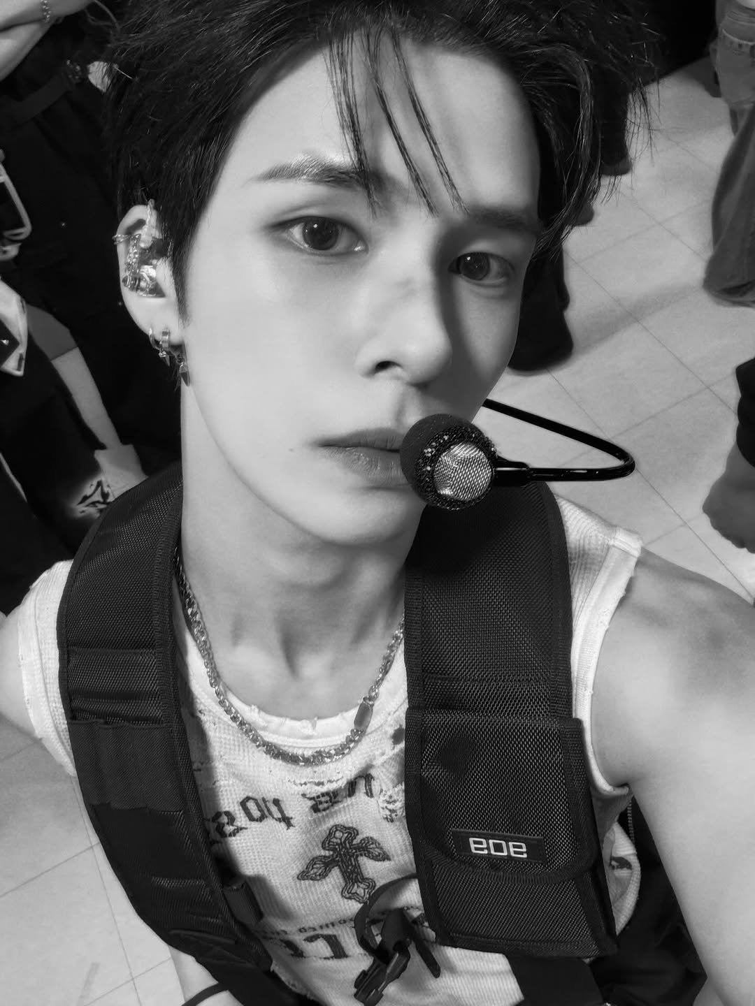 Photo by 세림 SERIM on November 23, 2025. May be an image of bolo tie and text that says 'o4 ede'.