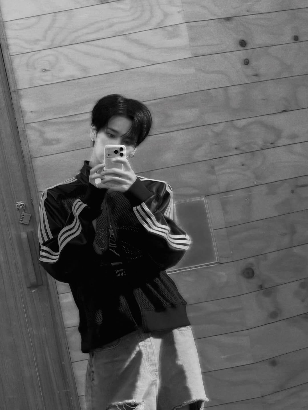 Photo by 세림 SERIM on November 16, 2025. May be a black-and-white image of phone, mirror and text.