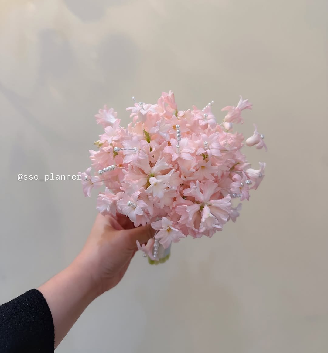 sso_planner 게시물 이미지: 🏷️

우리 지수 아가가 커서 이렇게 결혼을 하다니..
감격과 감동이 함께 햇던...