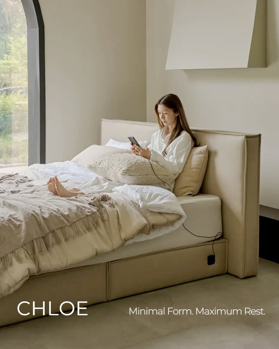 Photo by 🛋️ 썸앤데코 OFFICIAL on June 16, 2025. May be an image of sleepwear, mattress, headboard, bed, chaise lounge, bedroom, indoors and text that says 'CHLOE MinimalForm.MaximumRest. Minimal Form. Maximum Rest.'.