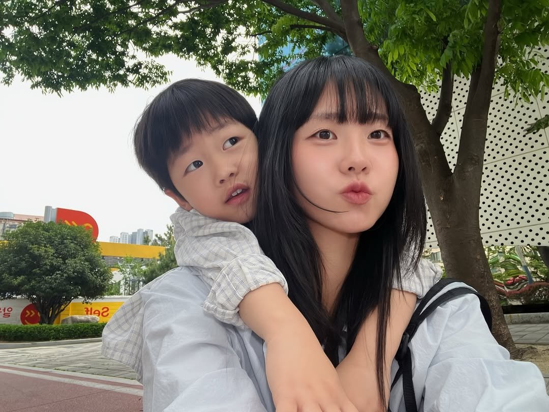 sson_da 게시물 이미지: 많이 닮은 우리🍏💚🍀🌱