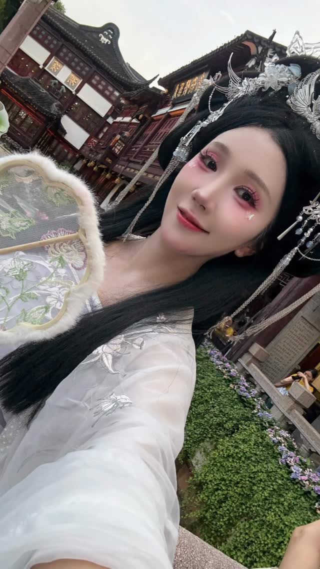 ssong.xi 게시물 이미지: 중국 상해 예원 왕홍체험 후기 🇨🇳💄💋

1.한걸음 마다 외국인들이 같이...