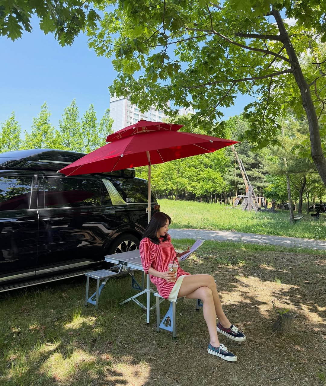 ssoyang84 게시물 이미지: 말안하면…여기 촬영장인지 모르겠쥬??ㅋㅋ
ㅋㅋㅋㅋ
양원장님 파라솔에서 잠시...