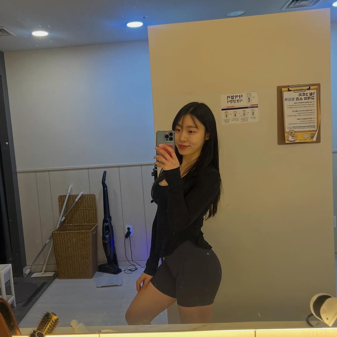ssso_hee__ 게시물 이미지: 그동안의 #비시즌 #운동기록 
운동,노력은 배신하지 않는다☺️ 
그만커지고 다이어트😅💪