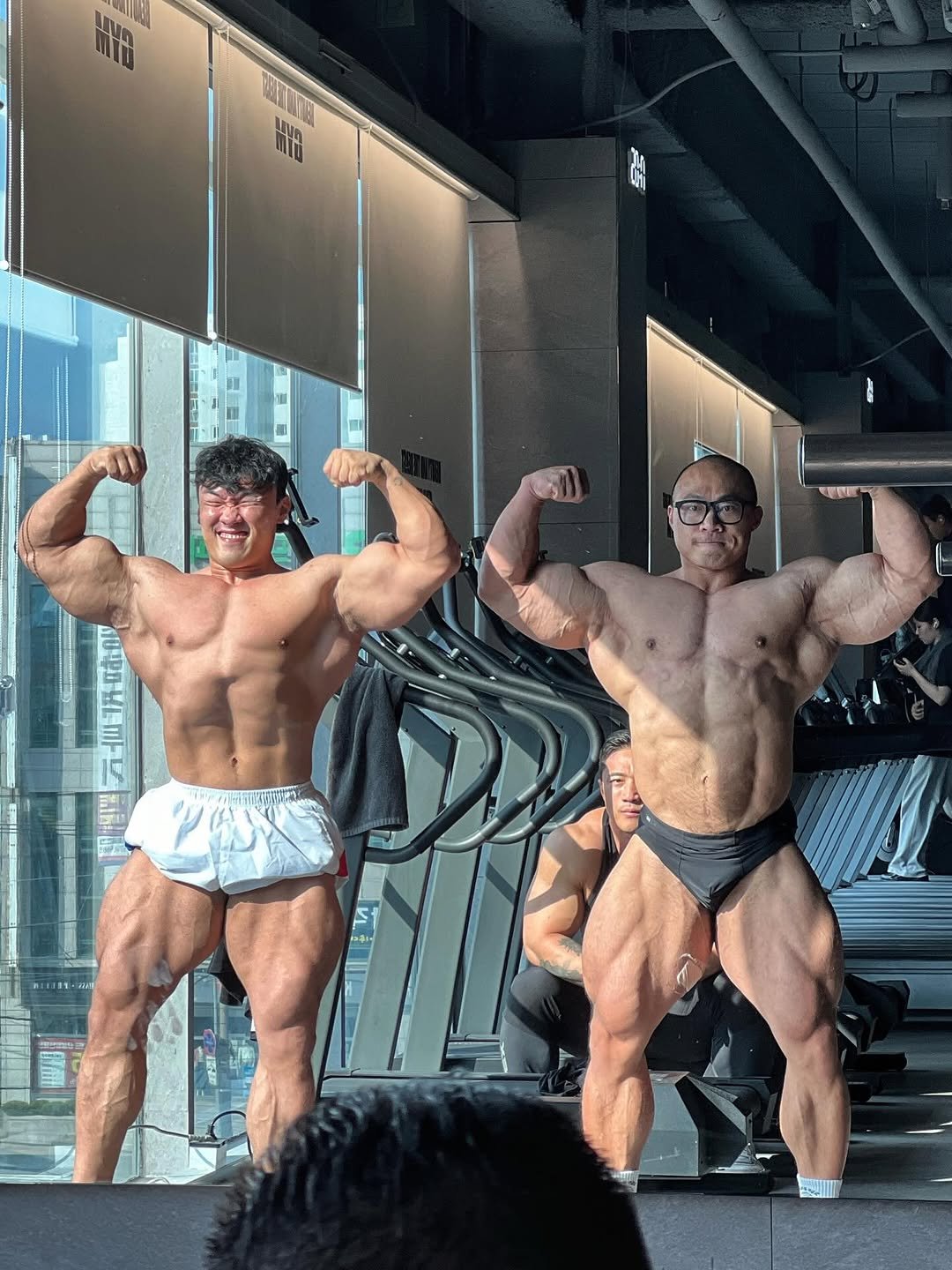 ssssize_ 게시물 이미지: 헤비급의 표본 후민이와 파트너훈련 
잔나비 전부 시즌모드
부상없이 무사히 잘 마치고 
제주도가자🦍🔥