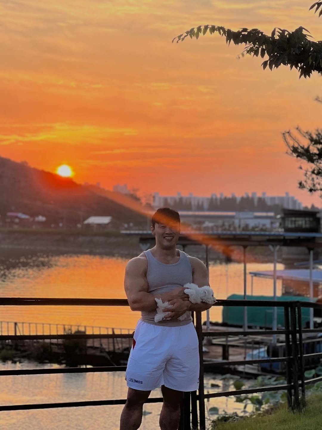 ssssize_ 게시물 이미지: 운동 후 산책 🌅