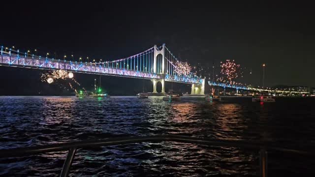 ssunny1120 게시물 이미지: 🛥️ 여행 감성🥰요트 위에서 바라본 불꽃, 이게 바로 광안리 클라쓰🎇 친구들이랑...