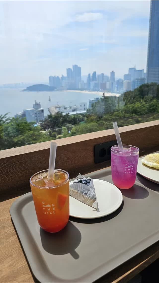 ssunny1120 게시물 이미지: 마음만은 어제 본 사이처럼😄그 자리, 그 미소, 그대로라서 참 좋았다 우리의 우정은...