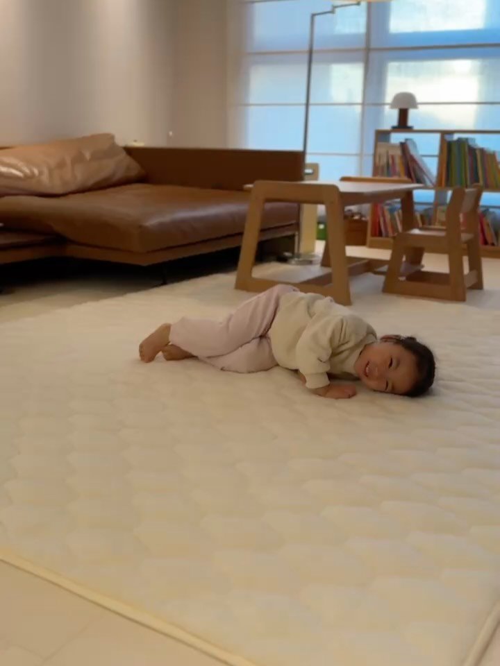 ssunyhome 게시물 이미지: 뒹굴뒹굴 아주신났지요🤍
양모패드 진행하니, #써니클라우드 일정 
많이 여쭤보시는데!...