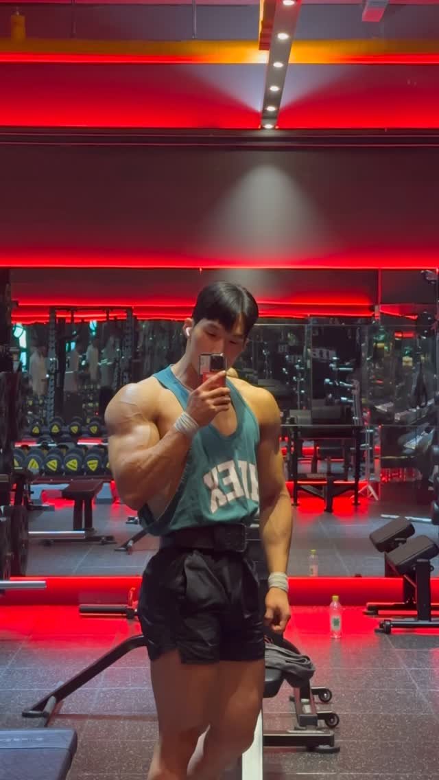 ssxngmxn 게시물 이미지: ⠀
A warrior is someone that is in continued...