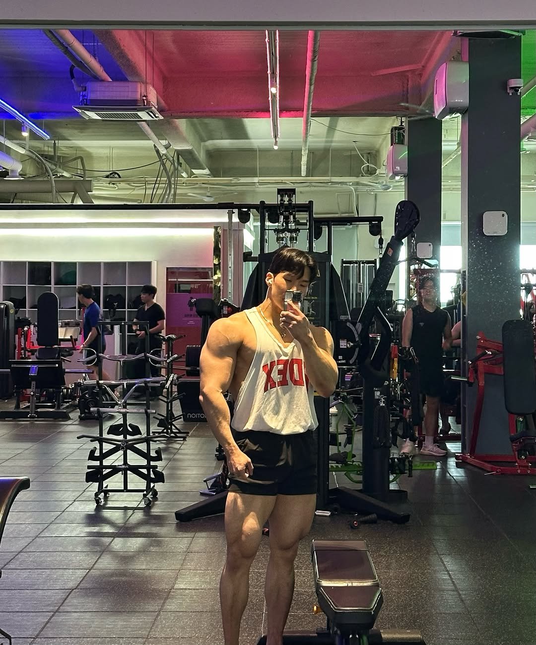 ssxngmxn 게시물 이미지: ⠀
운동도 하고 투표도 하고 육아도 하고ㄱ👶🏻
⠀
뭐든 하는 사람이 
강한 사람...