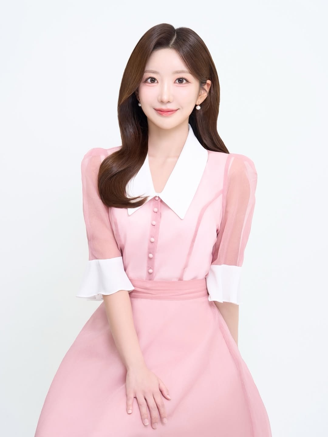 Photo shared by 스탠드수진🪽ㅣ나만 알고 싶은 뷰티꿀팁 💭 on November 25, 2025 tagging @jungyez, @dan2dani__hair, @peak_seoul, and @mood.on.closet. May be an image of dress, net and text.