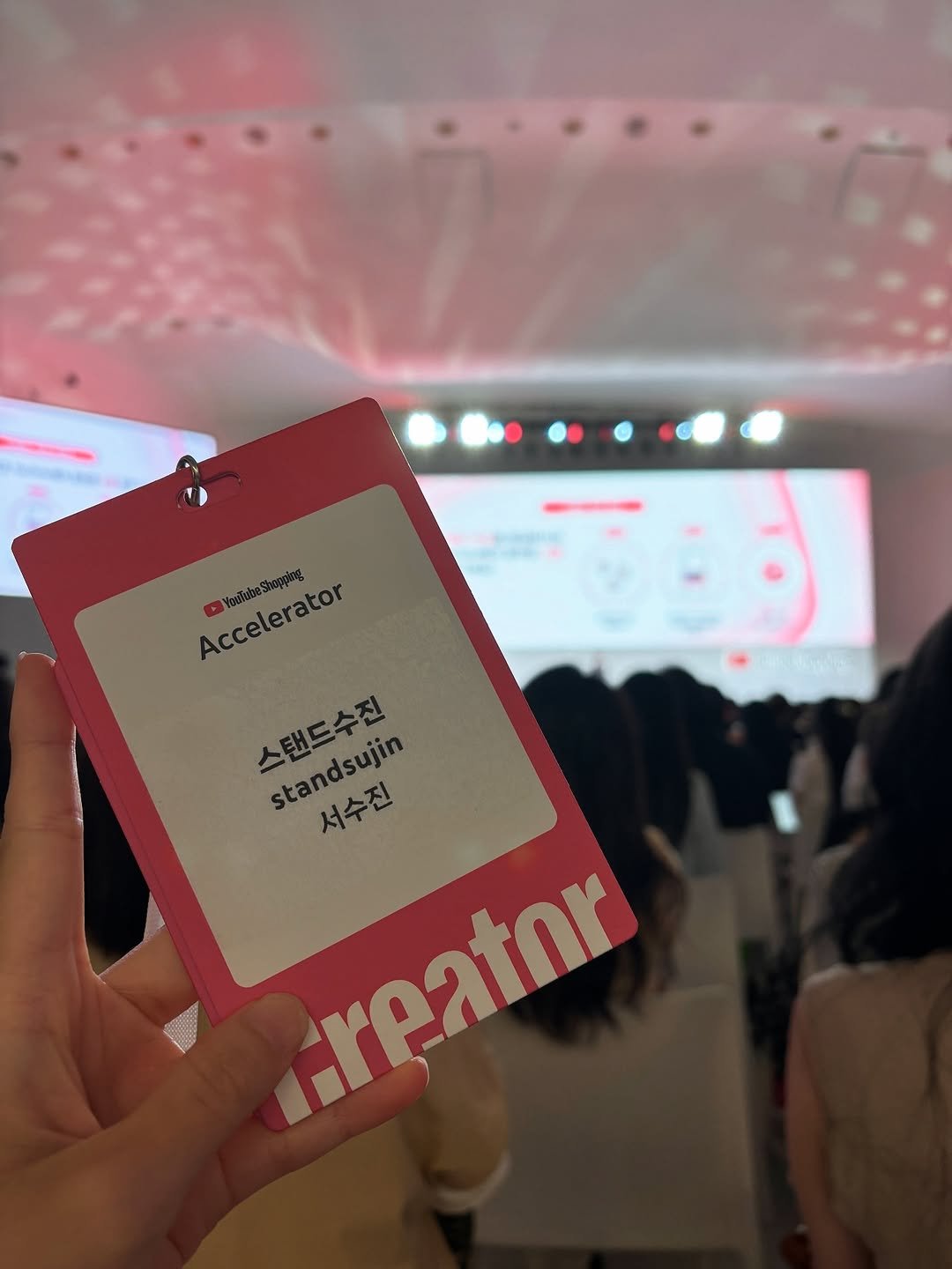 Photo shared by 스탠드수진🪽ㅣ나만 알고 싶은 뷰티꿀팁 💭 on July 25, 2025 tagging @youtubekorea, and @youtubecreatorskorea.