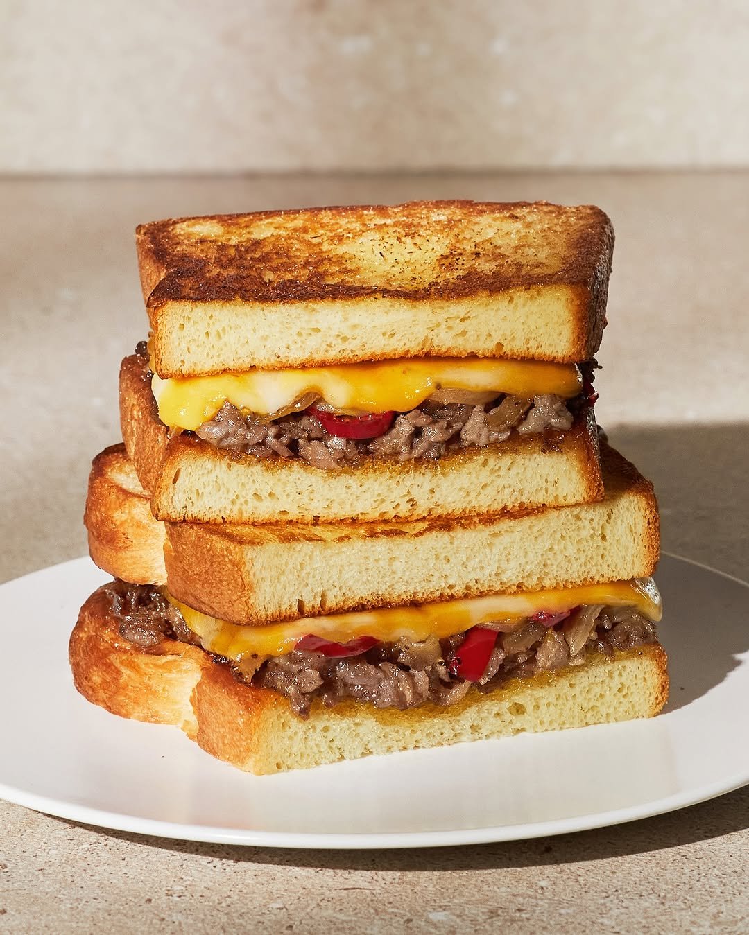 Photo by 스타벅스 코리아 on October 30, 2025. May be an image of toast, sandwich and text.