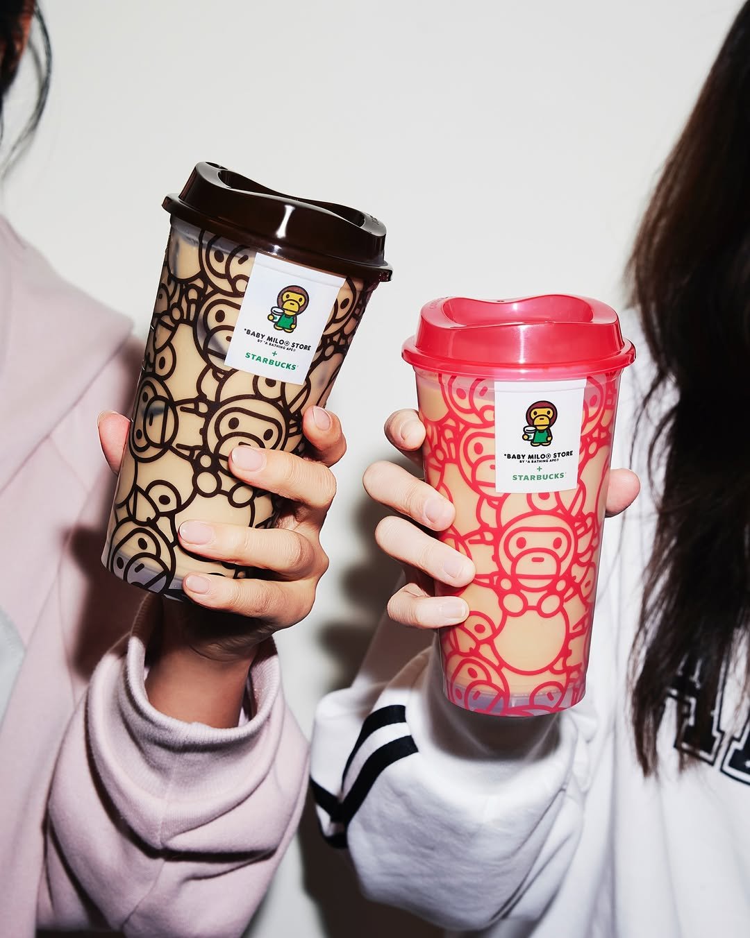 Photo by 스타벅스 코리아 on February 11, 2026. May be an image of ‎coffee cup, cup, water bottle and ‎text that says '‎ללר L 통령 "RADY o ANOYSION Srow MNOT STARBUCKS H "BABy MILOY YME 21 ymo &STC STOFE STARBUCKS S TARBUCKS RBUC‎'‎‎.