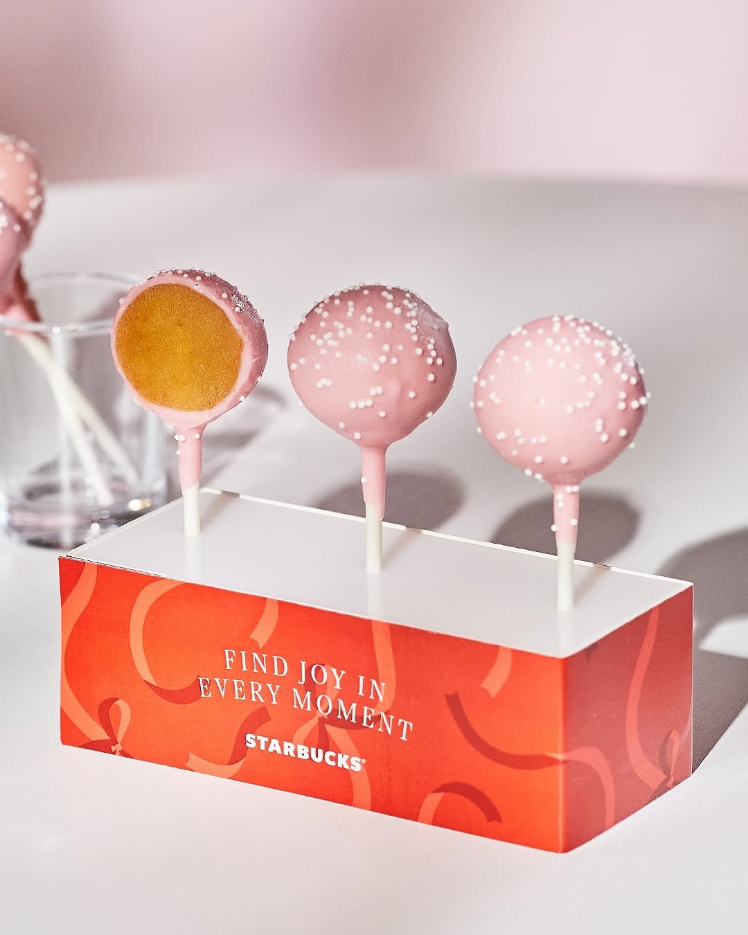 Photo by 스타벅스 코리아 on October 29, 2025. May be an image of lollipop and text that says 'FIND JOY EVERY FINDJOYIN MOMENT OMΝT IN STARBUCKS'.