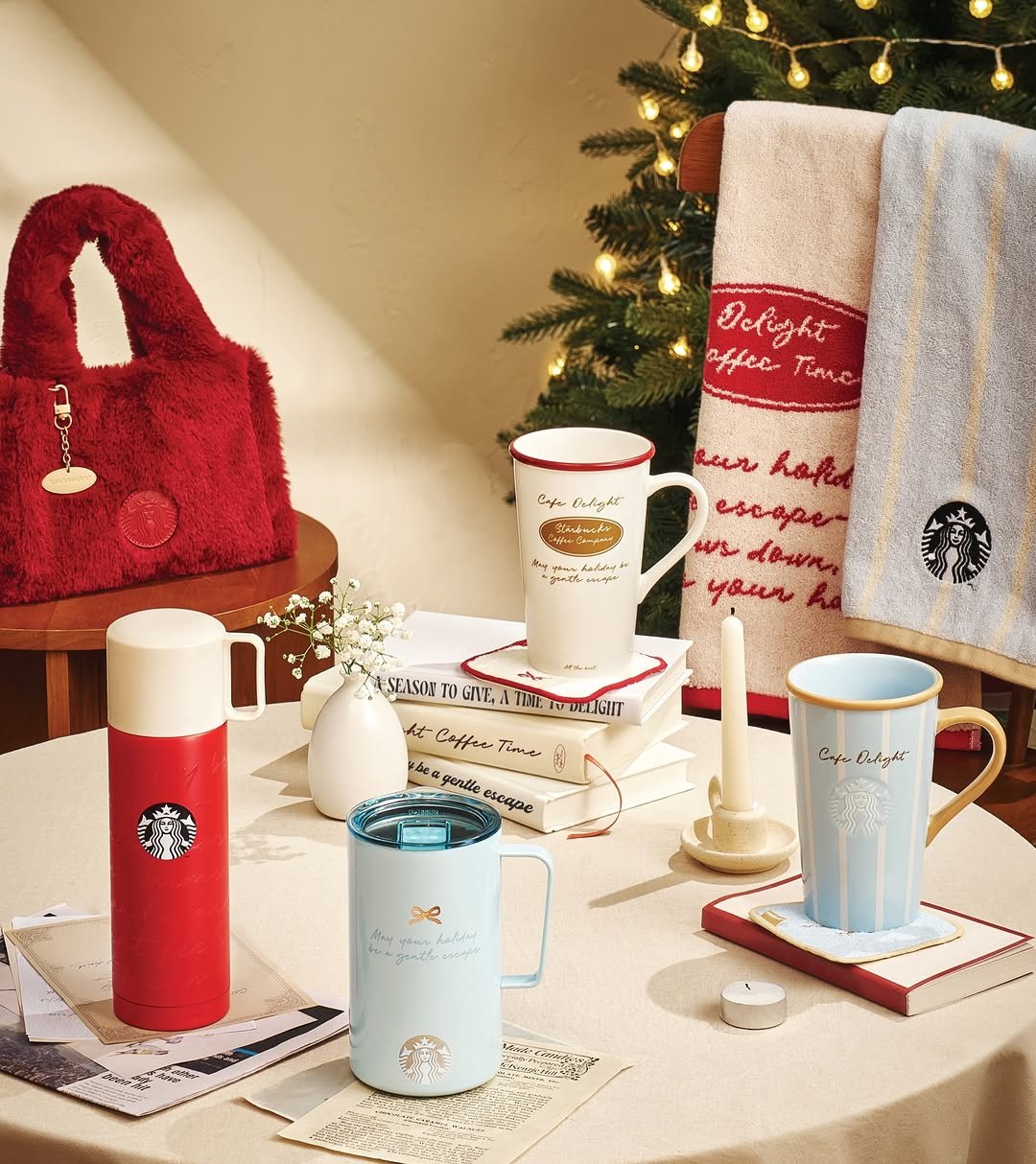 Photo by 스타벅스 코리아 on November 24, 2025. May be an image of coffee cup, placemat, mug, potholder, cup, canister, teacup and text.