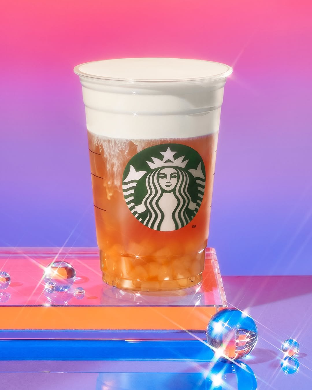 starbuckskorea 게시물 이미지: ⠀⠀⠀⠀⠀⠀⠀
𝗦𝗘𝗔 𝗦𝗔𝗟𝗧 𝗙𝗢𝗔𝗠 𝗕𝗟𝗔𝗖𝗞 𝗧𝗘𝗔 🤎

짭짤하고 부드러운...