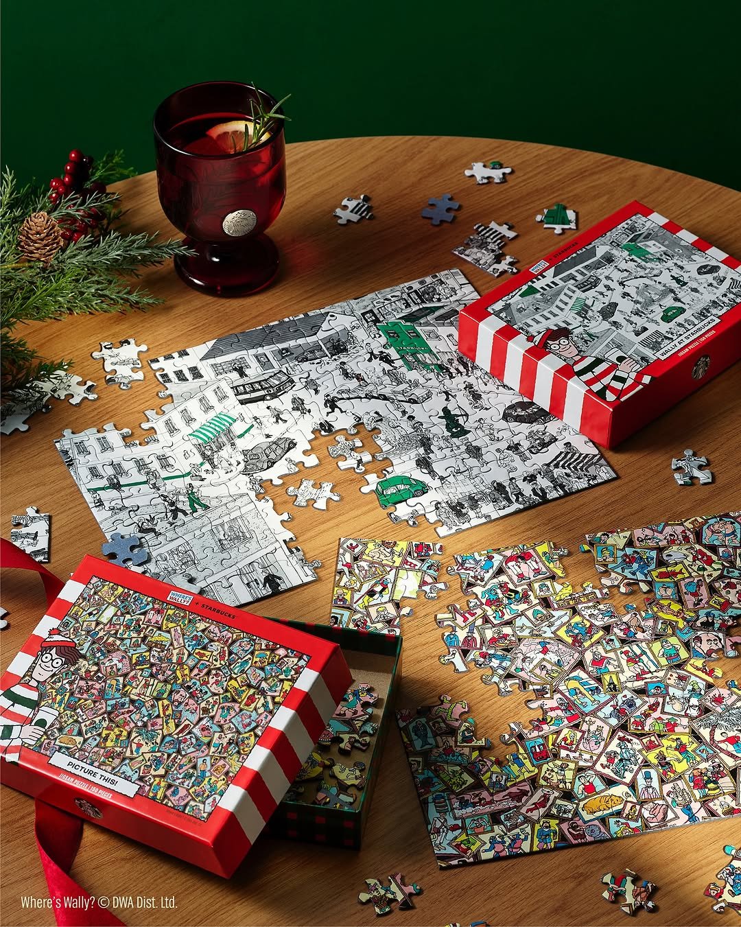 Photo by 스타벅스 코리아 on October 28, 2025. May be an image of gingerbread cookie and text.