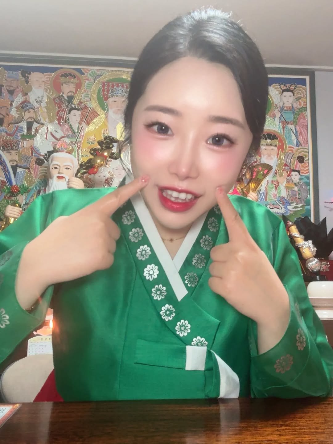 starha_0729 게시물 이미지: 바깥에 5분만 있어도 숨이 턱 막히는 더운날씨🌞 

힘든 더위에도 별하신녀 믿고...