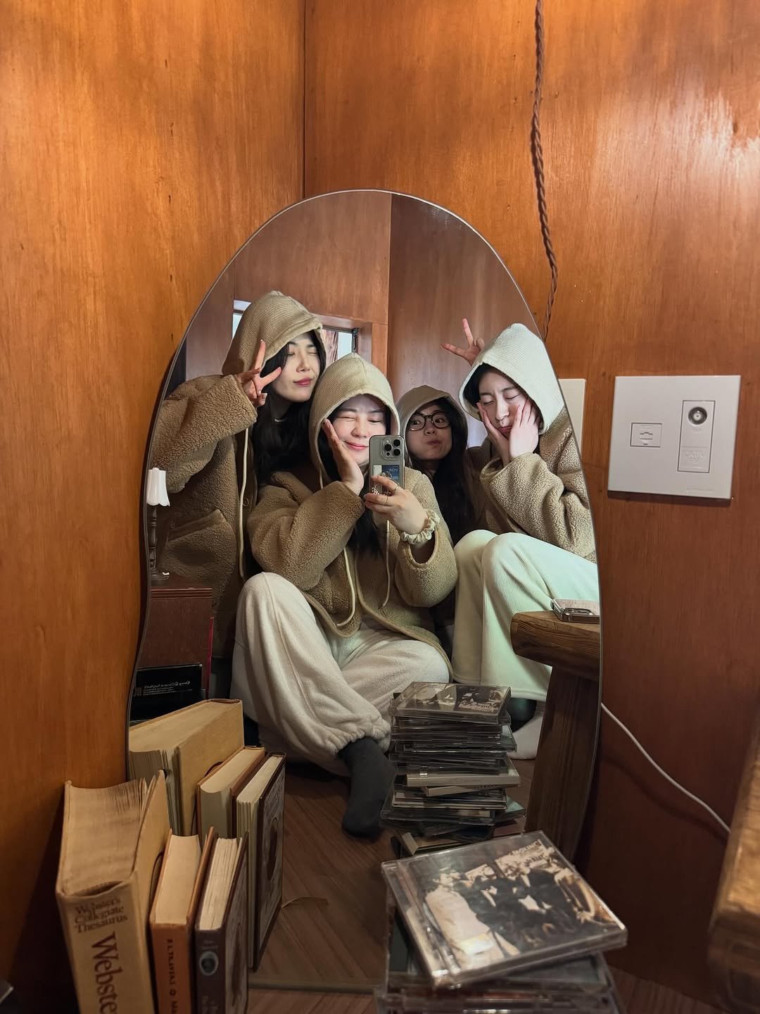 Photo by 시작에 머물다 | 옥천 감성숙소 on January 28, 2026. May be an image of bath robe, mirror and text.