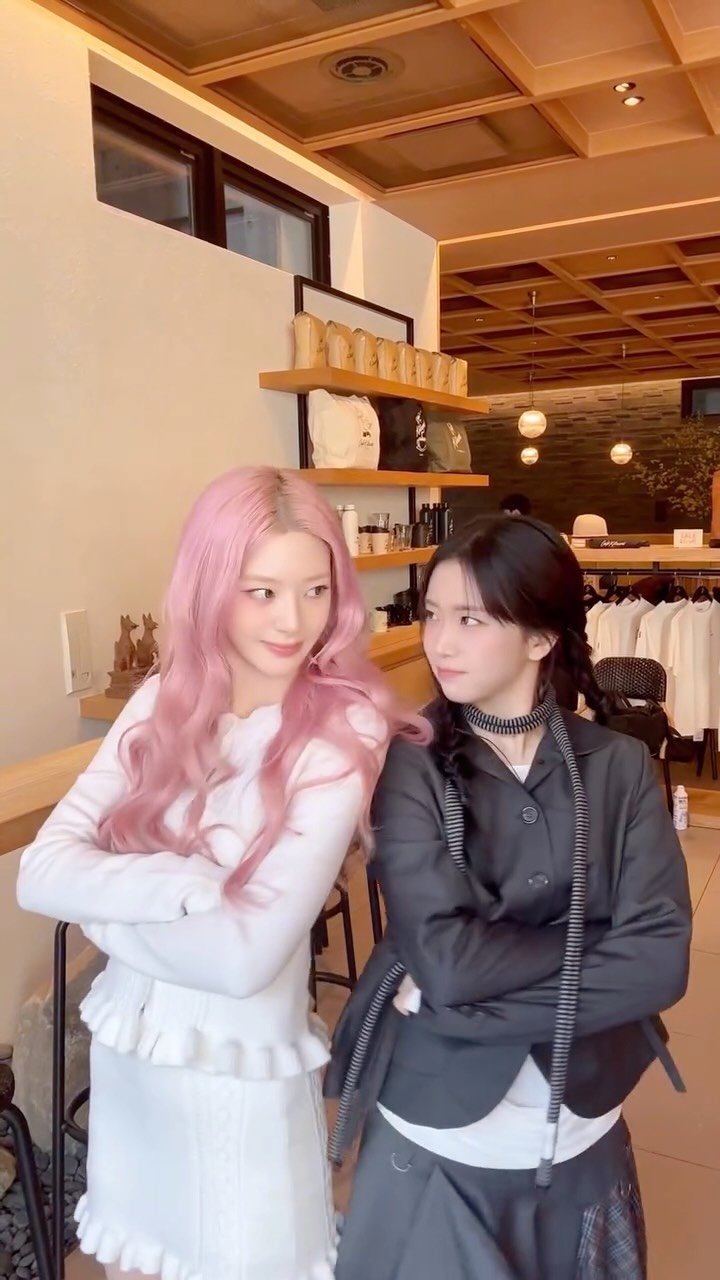 stayc_highup 게시물 이미지: 아웅다웅 경얼즈(ง •̀_•́)ง

#STAYC #스테이씨
#Sumin #Seeun