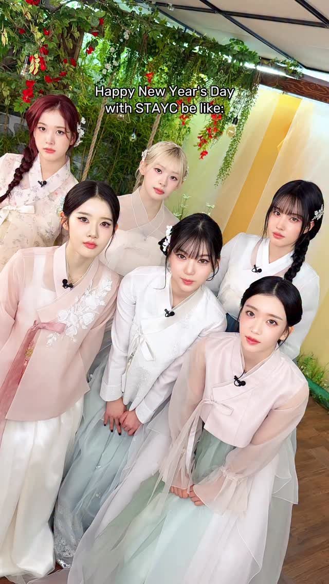 stayc_highup 게시물 이미지: Happy New Year's Day with STAYC be like:

#STAYC #스테이씨