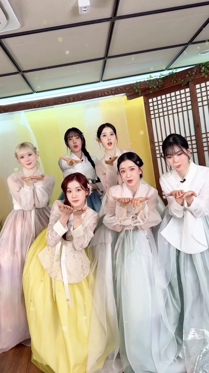 stayc_highup 게시물 이미지: 새해 복 많이 받으세요🙇‍♀️

#STAYC #스테이씨