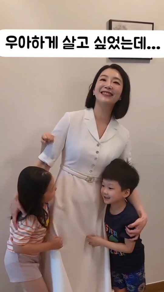 stellarwithu 게시물 이미지: 다들 그런거죠? 삼남매 앵커맘 체력 + 멘탈관리 필수인 이유ㅋㅋ👸🤴👸
.
오뉴월...