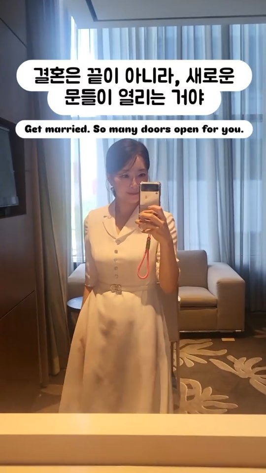 stellarwithu 게시물 이미지: 진짜 문이 끝없이 계속 열려요🚪✨콘래드 행사 갔는데 대기실이 신부대기실👸💕
괜히...