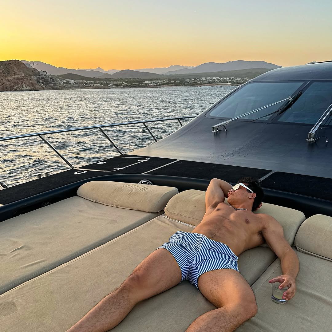 Photo by Shane Stoffer ( TOGI ) on September 17, 2025. May be an image of yacht, speedboat and houseboat.