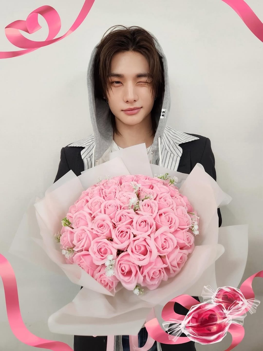 Photo shared by Stray Kids JAPAN OFFICIAL(JYP) on March 14, 2026 tagging @realstraykids. May be an image of ‎prairie gentian, baby's-breath, rose and ‎text that says '‎م‎'‎‎.