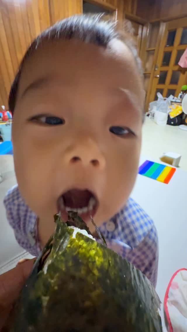 strong._.toppang 게시물 이미지: 삼각김(밥) 먹방..^..^
