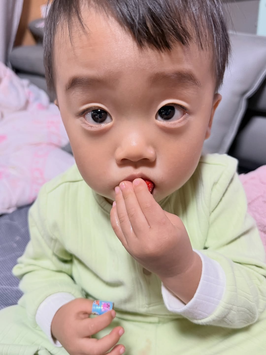 Photo by 양지영 (토빵이네🐰) on November 13, 2025. May be an image of baby, diaper, lollipop and text.