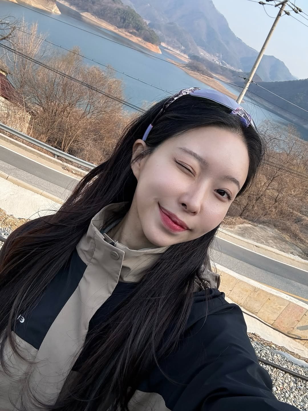 Photo shared by 스트롱지은 on March 22, 2026 tagging @matikplak. May be an image of Gyeongbokgung Palace, outdoors and text.