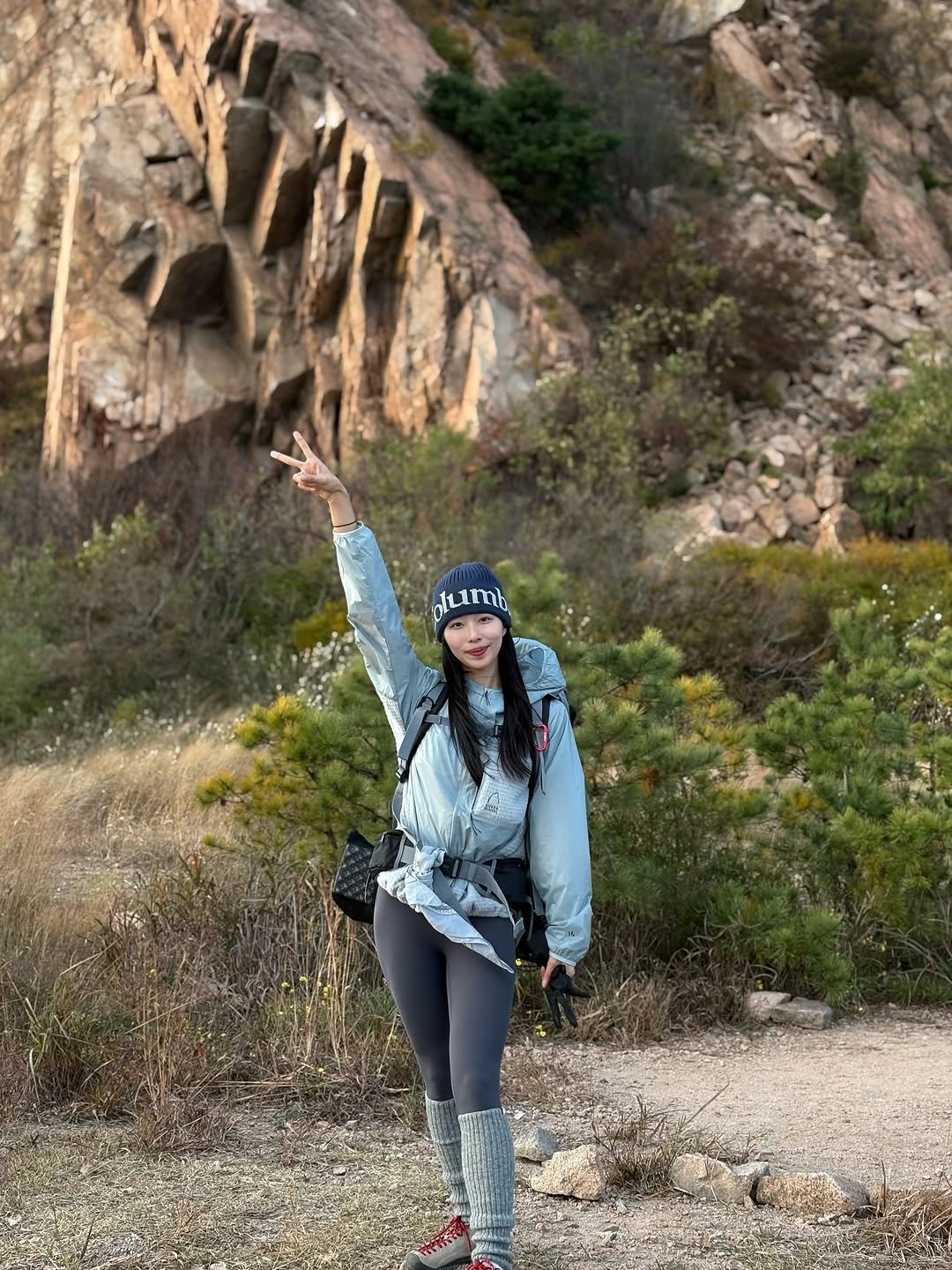 Photo shared by 즨 on November 04, 2025 tagging @musinsa.official, @musinsa_player, @sierradesigns_kor, @musinsa_standard_sports, and @strong_jieun. May be an image of mountain and text.