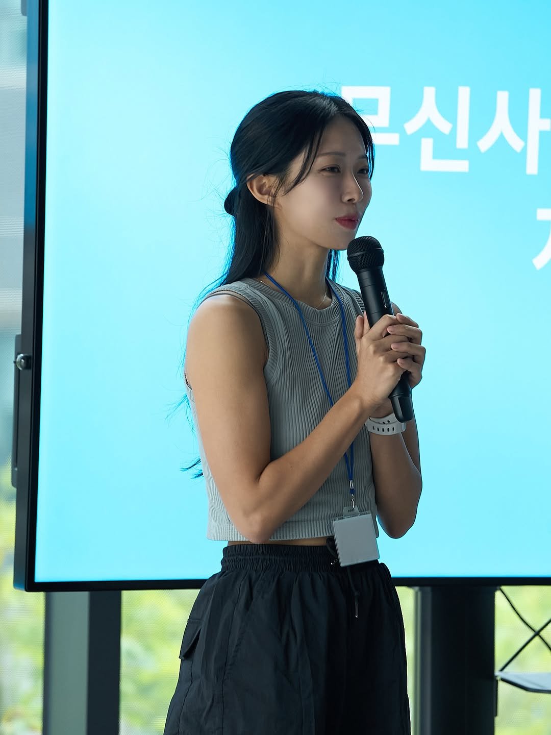 Photo shared by 스트롱지은 on September 28, 2025 tagging @musinsa_player. May be an image of 1 person and text that says '공신사'.