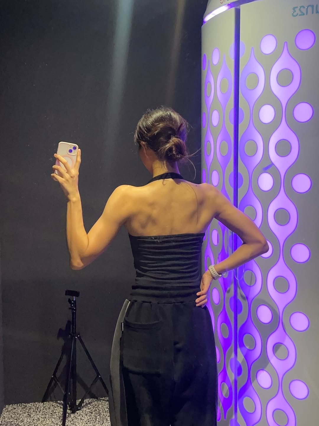 Photo shared by 스트롱지은 on September 24, 2025 tagging @tanningbeach_seolleung. May be an image of 1 person, standing, jumpsuit and text.