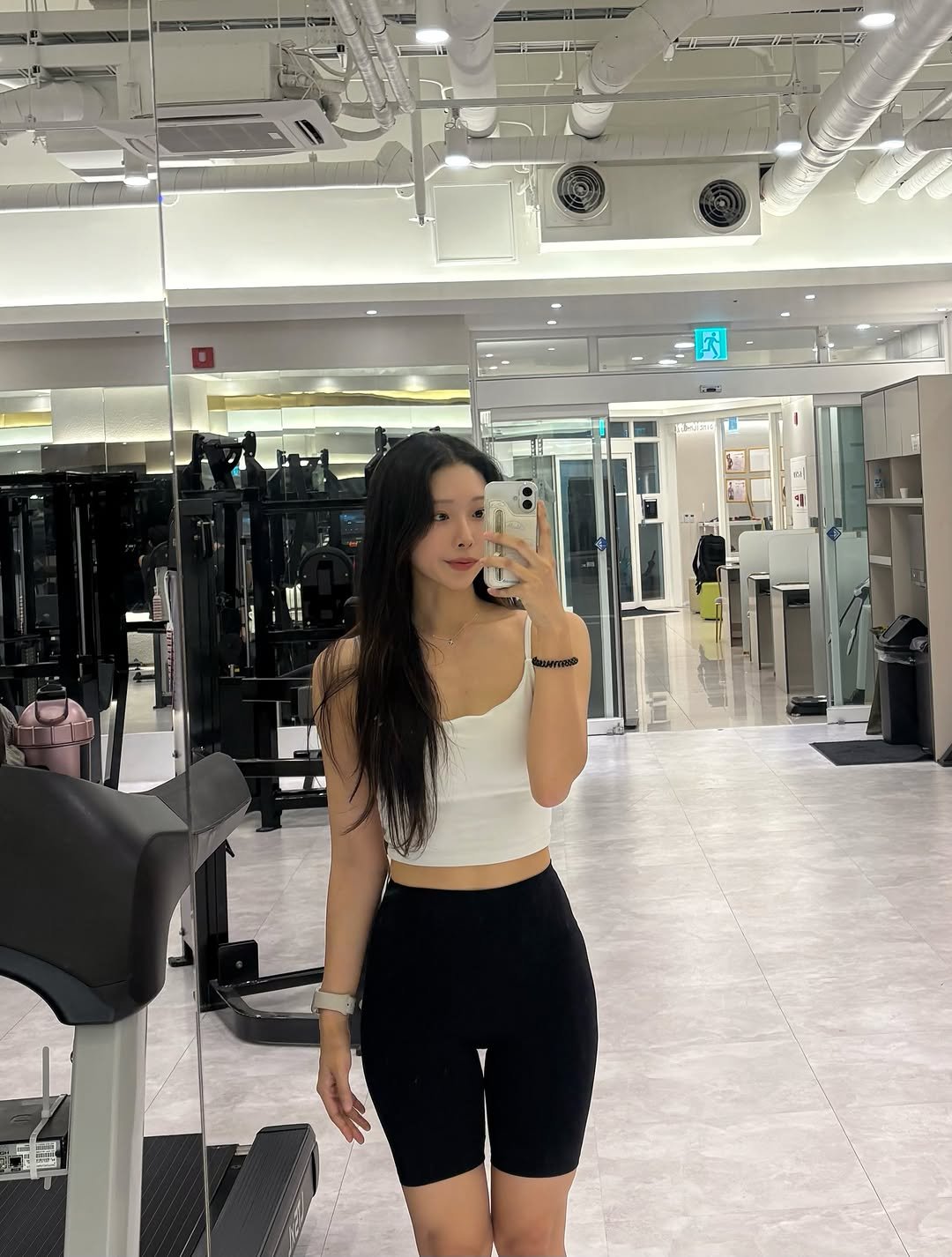strong_jieun 게시물 이미지: 이사온 동네 새로운 헬스장 첫 운동!
가장 큰 단점은 근처에서 맛있는 냄새가 너무 많이 난다는 것😇