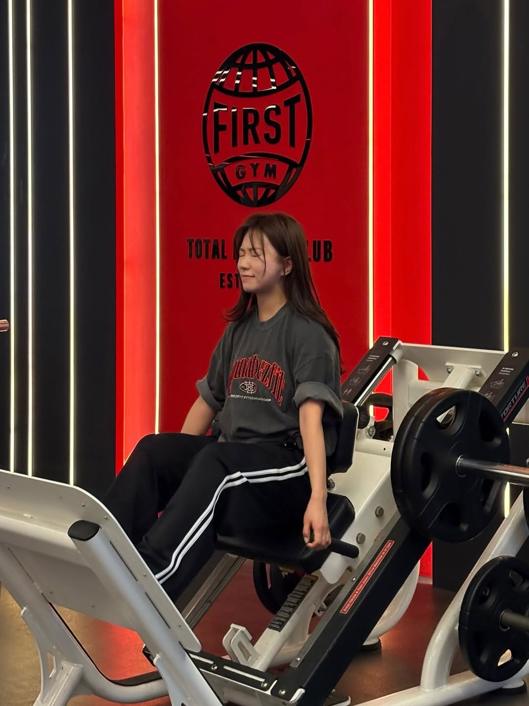 strongberry_h 게시물 이미지: 아무도 울리지 않았지만 혼자 매일 울고 있는 여자 ㅜ ㅜ
저 이날 진심을 다해...