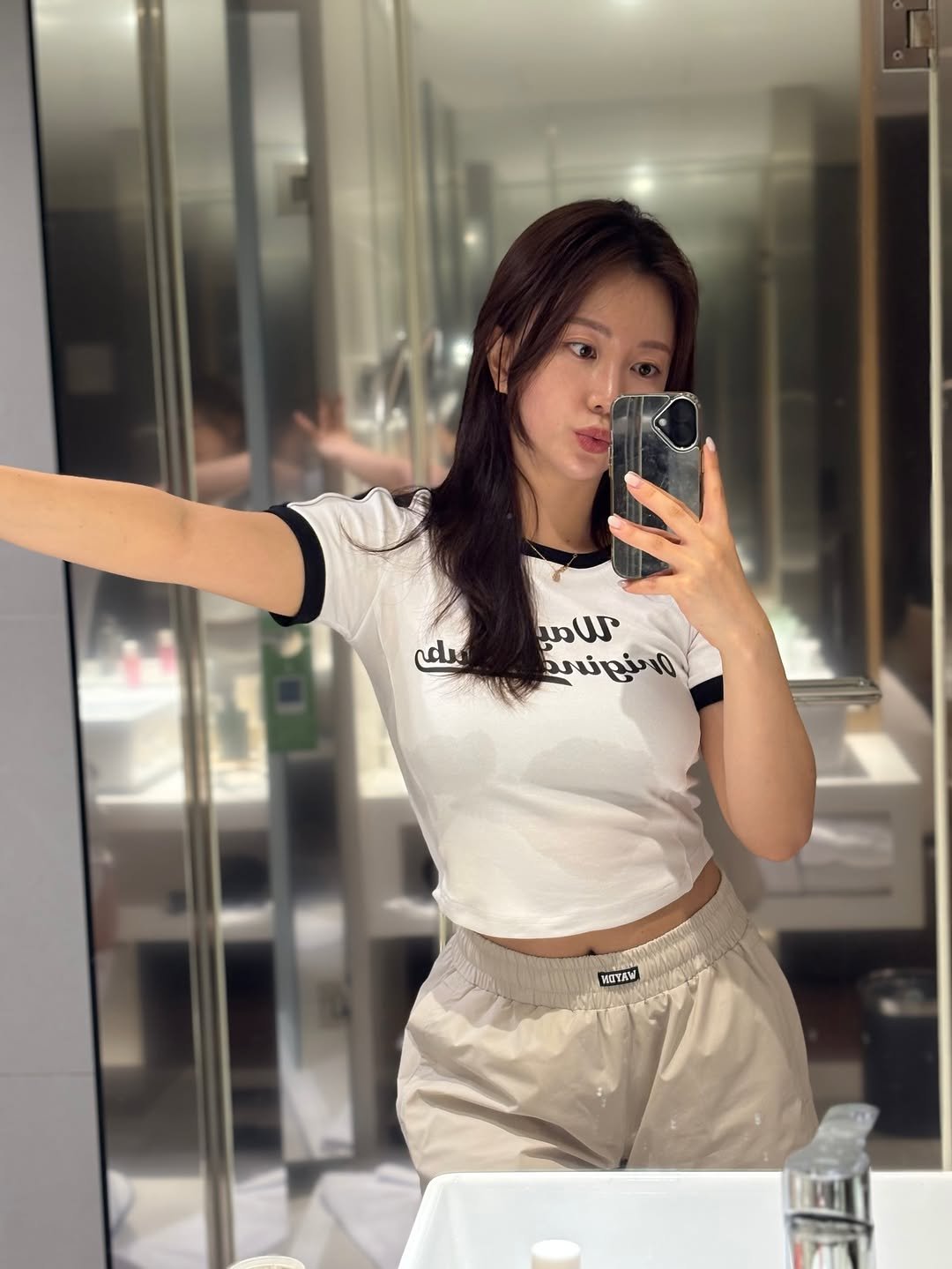 strongberry_h 게시물 이미지: 예전엔 호텔가면 잠자기 바쁜 저였는데
이제는 헬스장도 갈 줄아는 멋진 어른이...