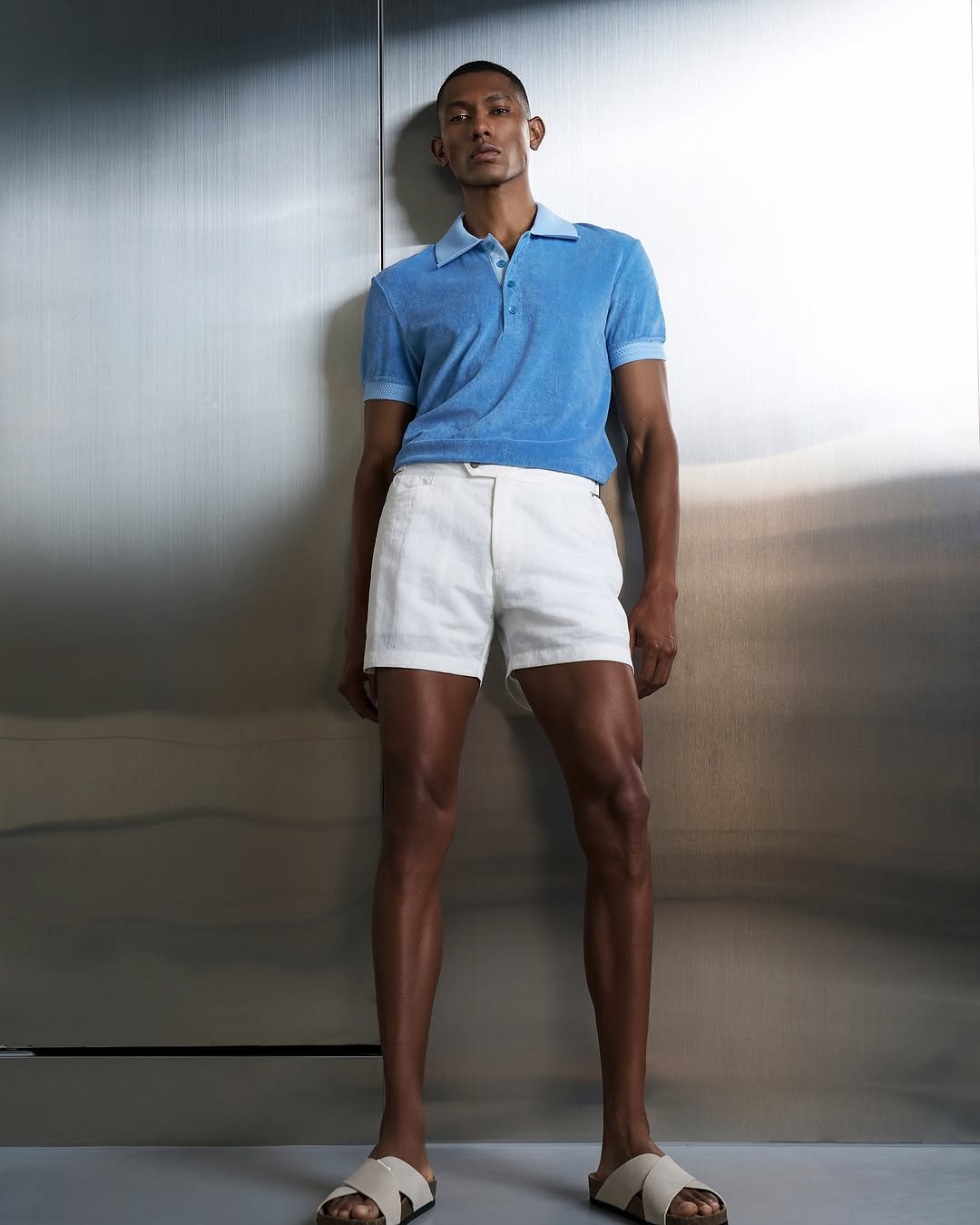 Photo by 스튜디오 쿠드 - 룩북촬영 | 영상촬영 | 제품촬영 on July 16, 2025. May be an image of 1 person, shorts and text.