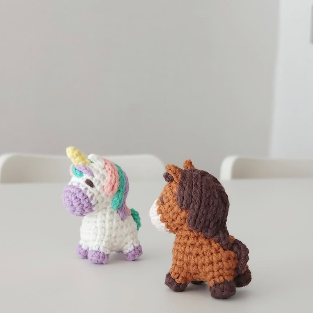 Photo by 공방숲 | 코바늘 손뜨개 인형 | crochet dolls on February 02, 2025.