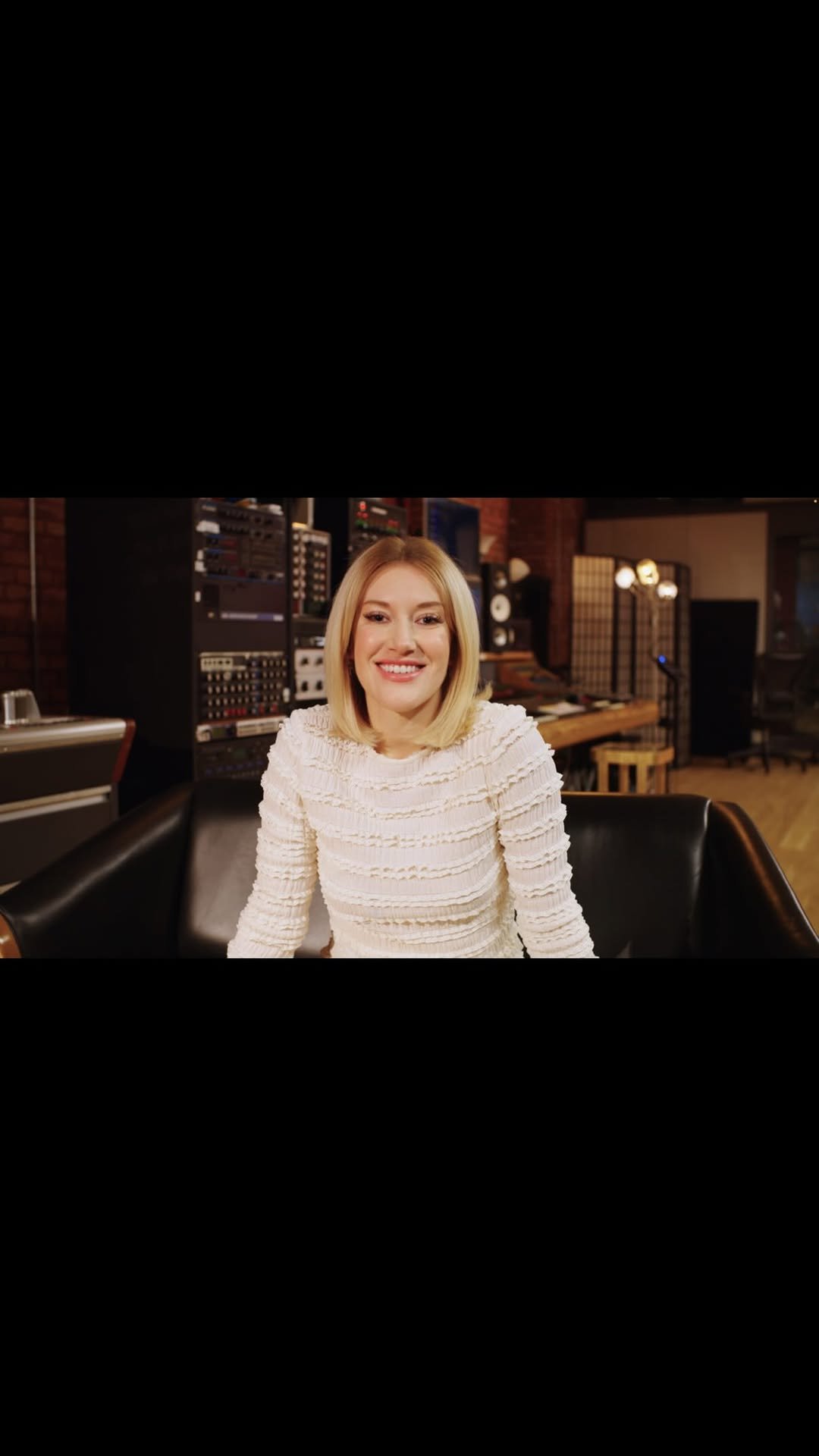 studio 게시물 이미지: Confidence isn’t something you’re born with —...