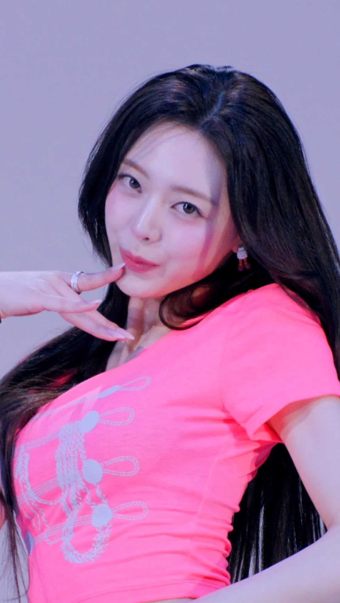 studio_choom 게시물 이미지: 아이스크림처럼 달콤 청량한 유나의 솔로 데뷔 퍼포먼스💗
3/24(TUE) 10PM...