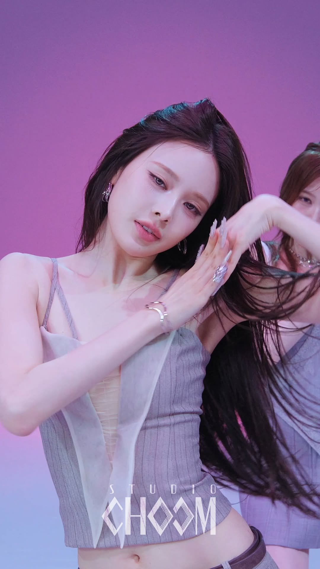 studio_choom 게시물 이미지: 단숨에 naya를 반하게 만들 메친 퍼포먼스🪩

[STUDIO CHOOM...