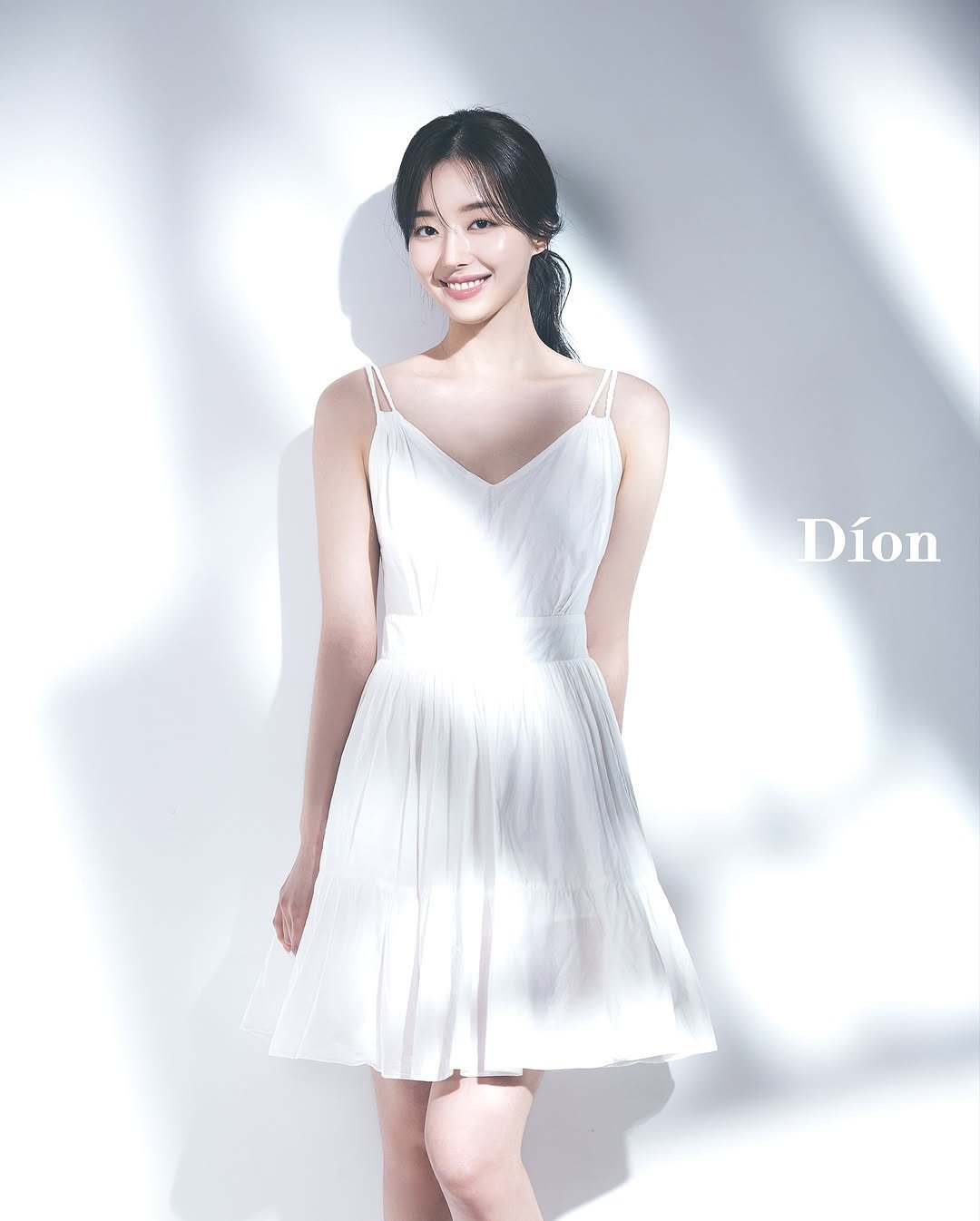 Photo by 𝐒𝐓𝐔𝐃𝐈𝐎 𝐃𝐈𝐎𝐍 일반인 프로필사진 | 배우프로필 on October 20, 2025. May be an image of dress and text.