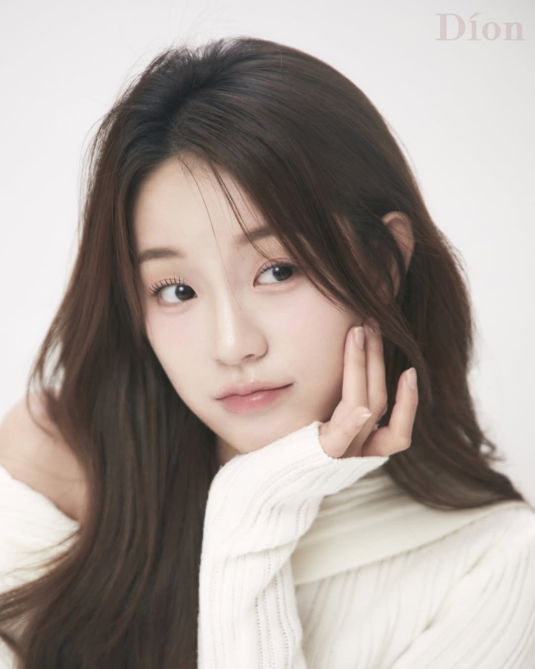 Photo shared by 𝐒𝐓𝐔𝐃𝐈𝐎 𝐃𝐈𝐎𝐍 일반인 프로필사진 | 배우프로필 on December 22, 2025 tagging @im._.eunji_.