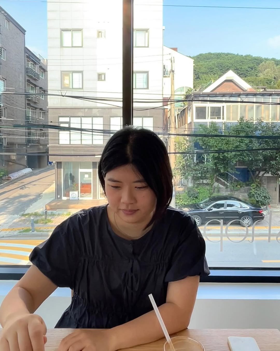 Photo by FYCH 프이치 on April 02, 2026. May be an image of cornflower and text.