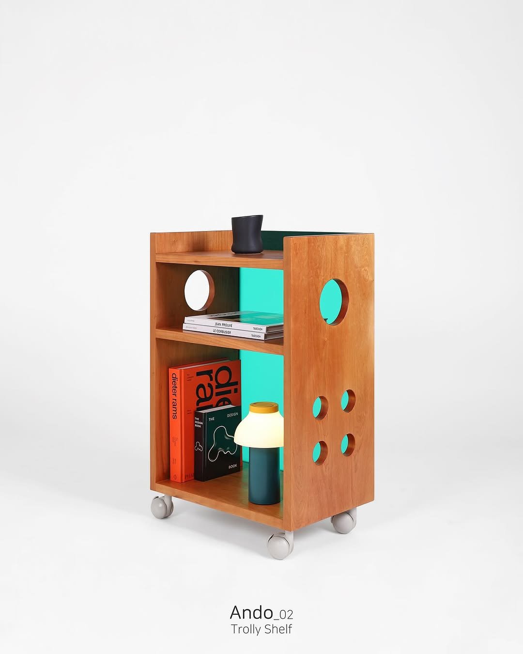 Photo by 스튜디오 하 on June 19, 2025. May be an image of credenza, armoire, rack, shelf and cabinet.